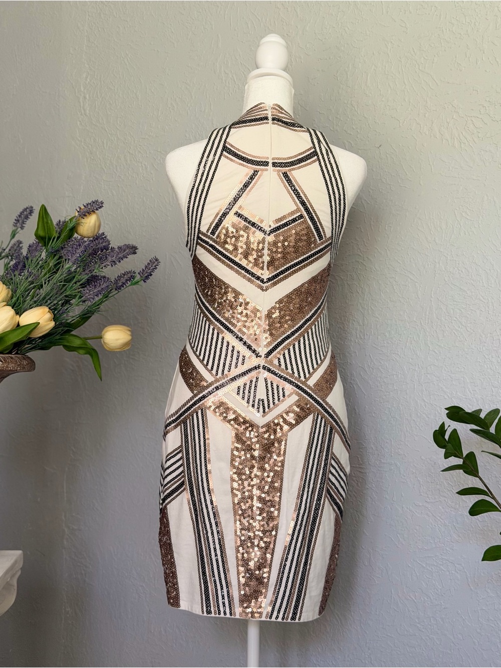 Express Sequined Geometric Mini Body con Dress - Picture 2 of 4